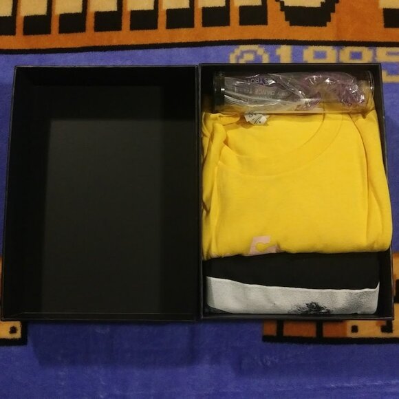 Troye Sivan 2018 Bloom Tour Limited Edition VIP Box Set w/ Vinyl + More - Picture 2 of 5